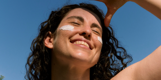 Crème solaire visage tous les jours : faut-il vraiment appliquer un SPF quotidien ?