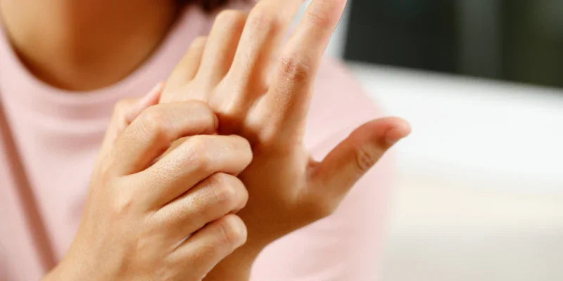 Quelles sont les causes des démangeaisons des mains et comment les soulager rapidement ?