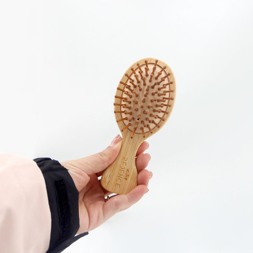 Brosse à cheveux pour bébé en Bambou