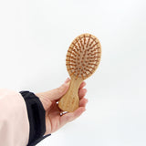 Brosse pour les cheveux de bébé en bambou