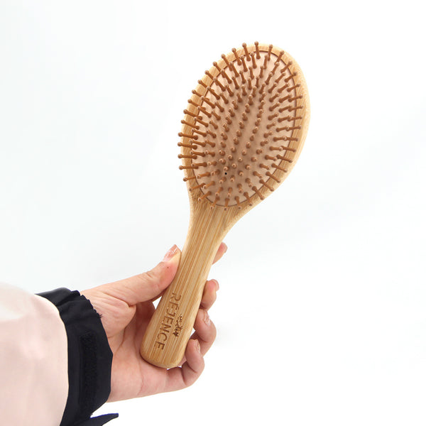 Brosse pour le cuir chevelu sensible en bambou