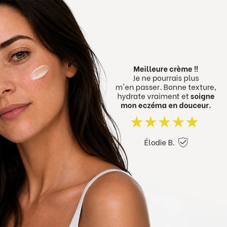 Utilisatrice appliquant le Gel-Crème Hydratant Réjence avec avis client 5 étoiles sur l’hydratation et le confort des peaux sujettes à l’eczéma