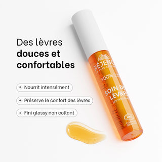 Le soin des lèvres nourrissant Réjence présenté avec sa texture brillante sur fond clair, mettant en avant ses principaux bénéfices : nourrit intensément, préserve le confort des lèvres et offre un fini glossy non collant.